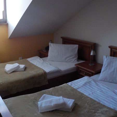 Hotel Krivan Kysucke Nove Mesto エクステリア 写真